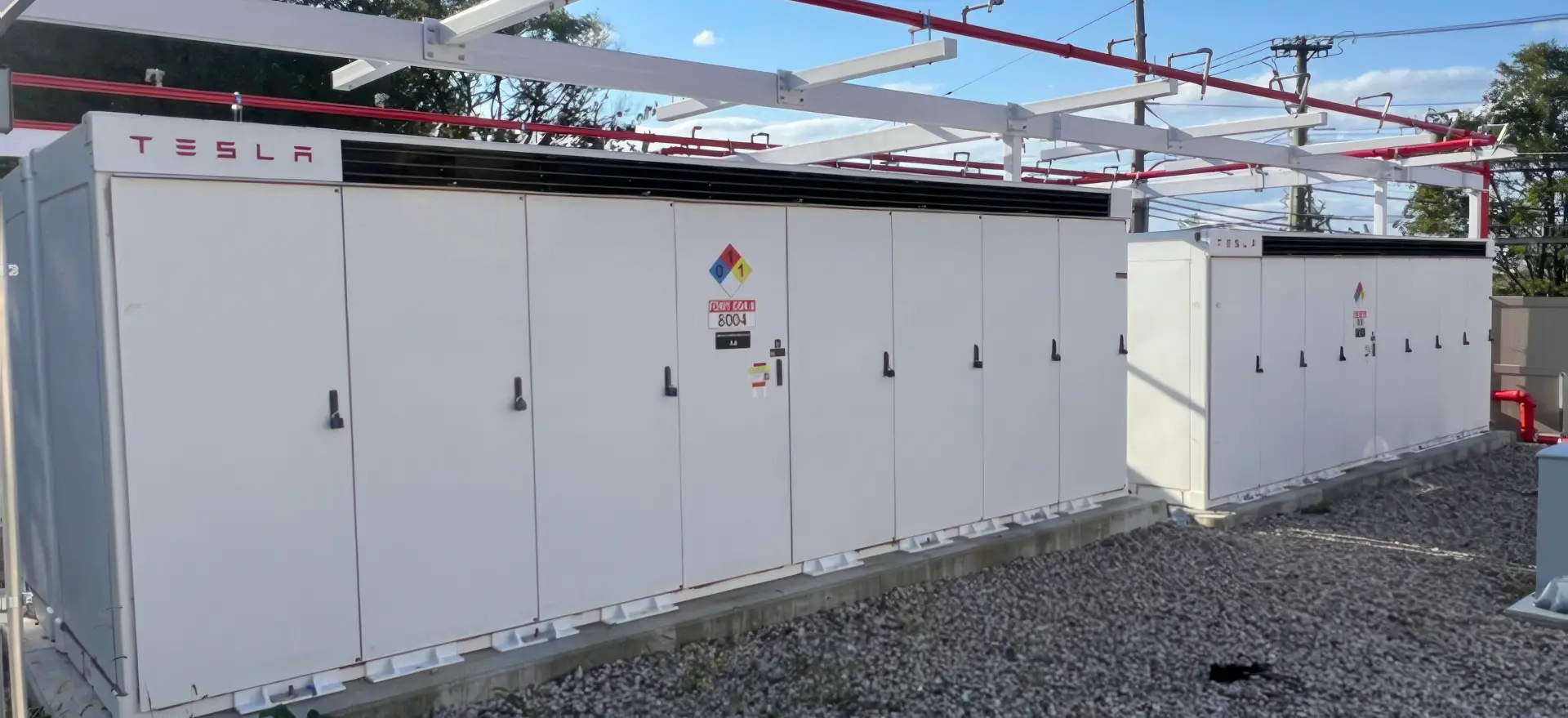 Battery Storage image1-gigapixel-text-shapes-1920w-cropped